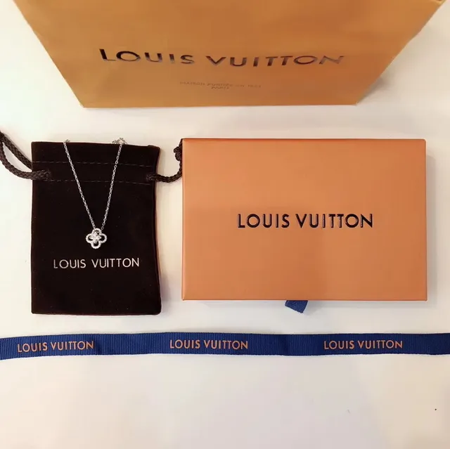 Louis Vuitton Four-Petal Floral Pendant Necklace 8