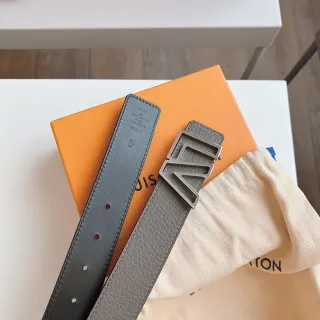 Louis Vuitton Geometric LV Buckle Grained Leather Belt