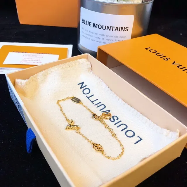 Louis Vuitton Gold Heart Pendant Chain Bracelet 7