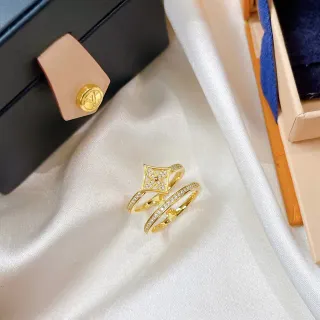 Louis Vuitton Gold White Pavé-Set Diamonds Star-Shaped Quatrefoil Motif Ring