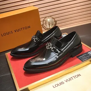Louis Vuitton Horsebit 1955 लोअफर काला पैटेंट लेदर