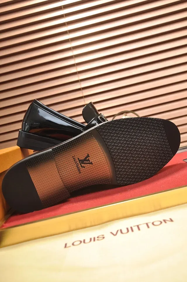 Louis Vuitton Horsebit 1955 लोअफर काला पैटेंट लेदर 3