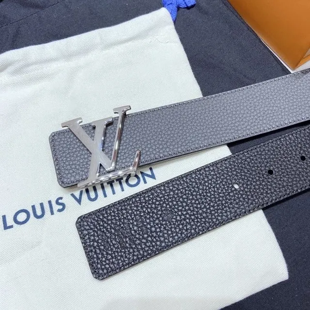 Louis Vuitton Interlocking LV Buckle Gray Pebbled Leather Belt 3