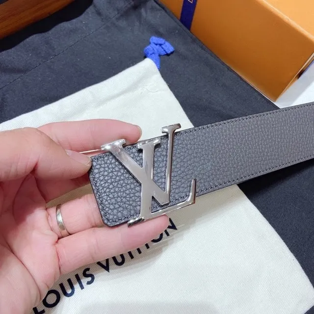 Louis Vuitton Interlocking LV Buckle Gray Pebbled Leather Belt 8