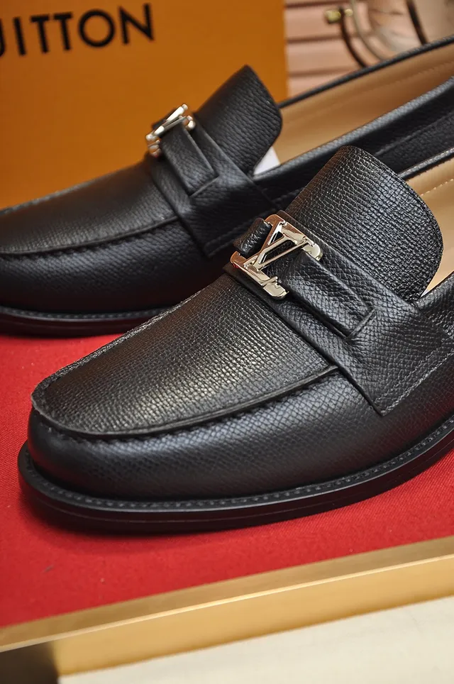 Louis Vuitton Loafer Noir Or Cuir Pebbled Sangle Unique Loafer 2