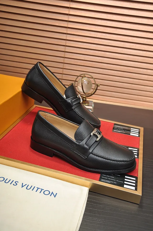 Louis Vuitton Loafer Noir Or Cuir Pebbled Sangle Unique Loafer 4
