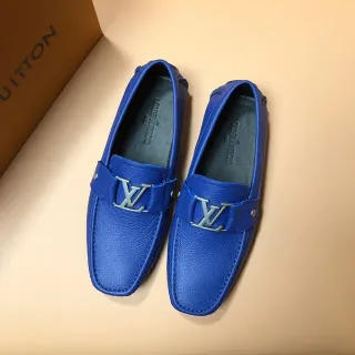Louis Vuitton mocassim azul prata couro granulado tira LV fivela mocassim