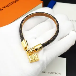 Louis Vuitton Lockit Monogram جلد ذهبي قفل سوار