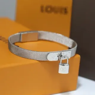Louis Vuitton Lockit سوار شبكي فضي لوح نقش مونوغرام