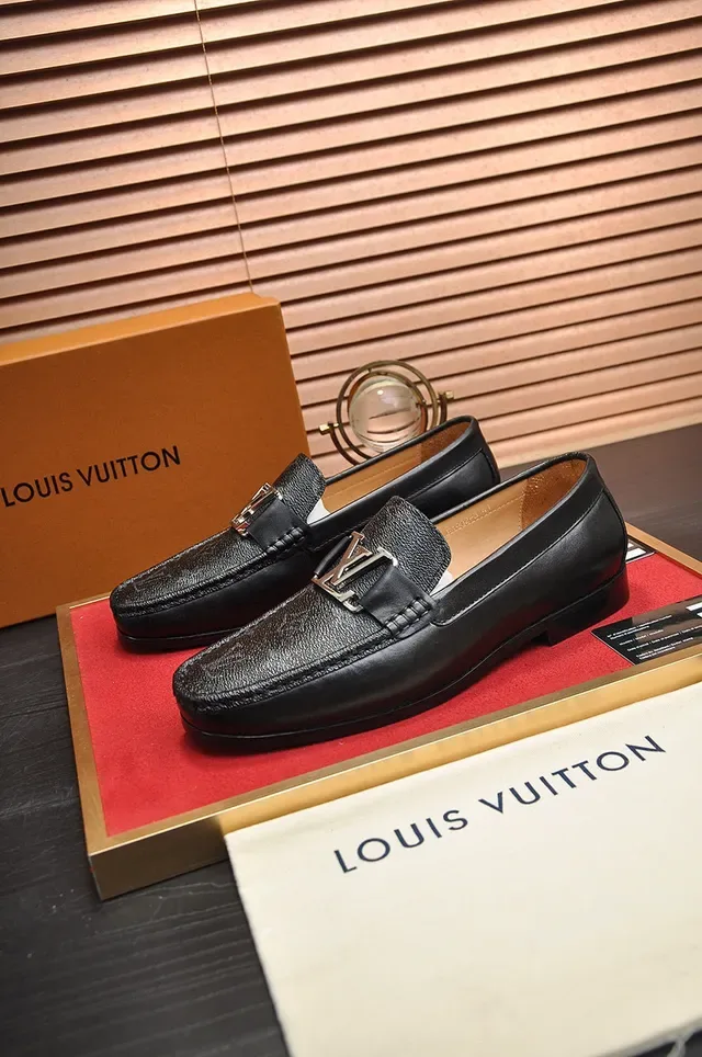 Louis Vuitton LV Buckle Loafer Black Monogram Leather Loafers 9