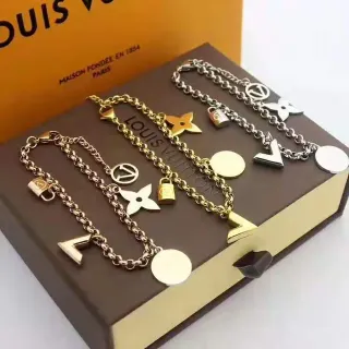 Louis Vuitton LV Charms Pulsera adornada con encanto de cadena de oro y plata