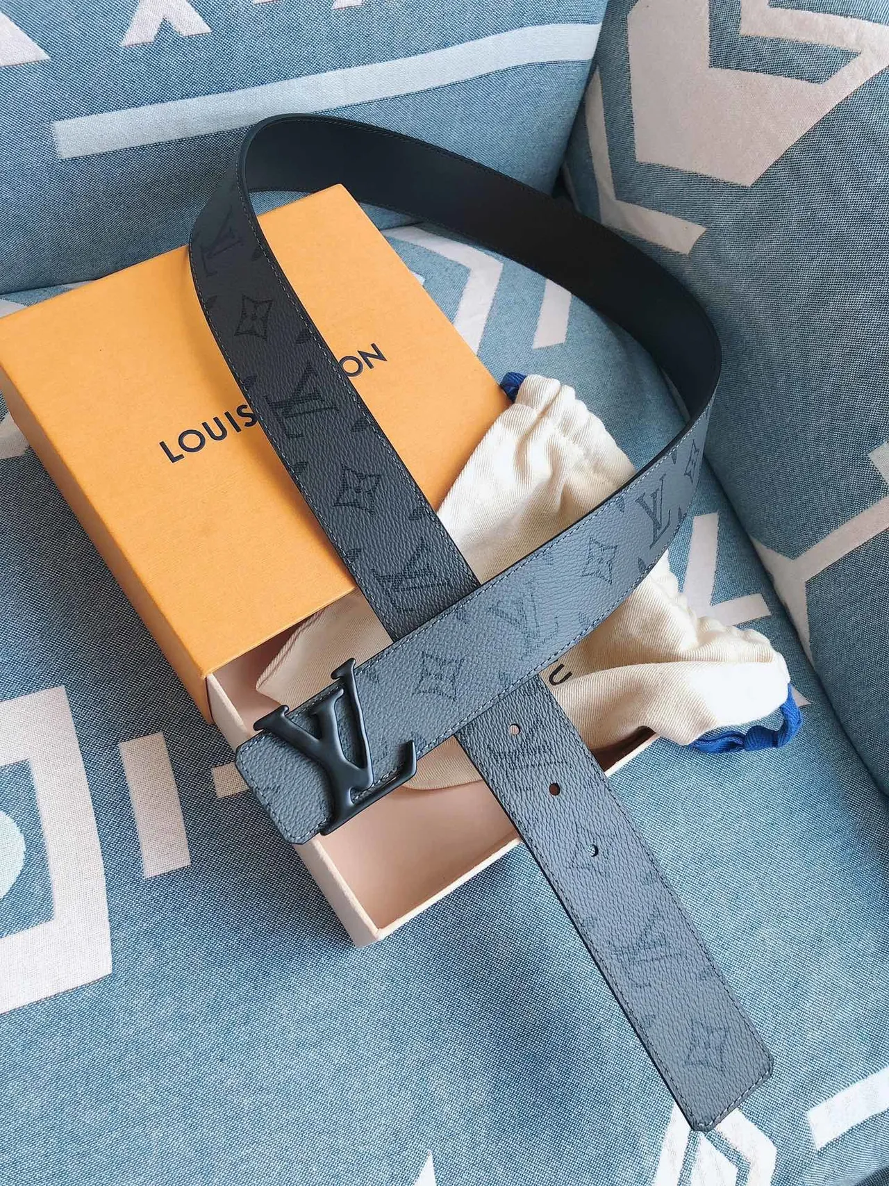 Louis Vuitton LV Initiales Gray Monogram Leather Belt 2