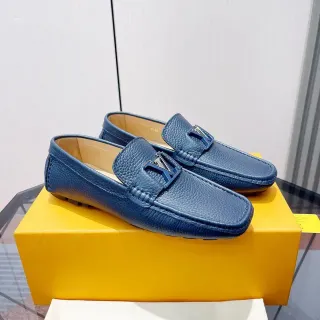 Louis Vuitton LV Initiales नीली दबी त्वचा लूफर