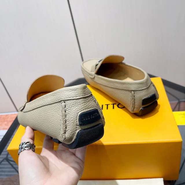 Louis Vuitton LV লুফার বেইজ পেবল্ড লেদার লুফার 8