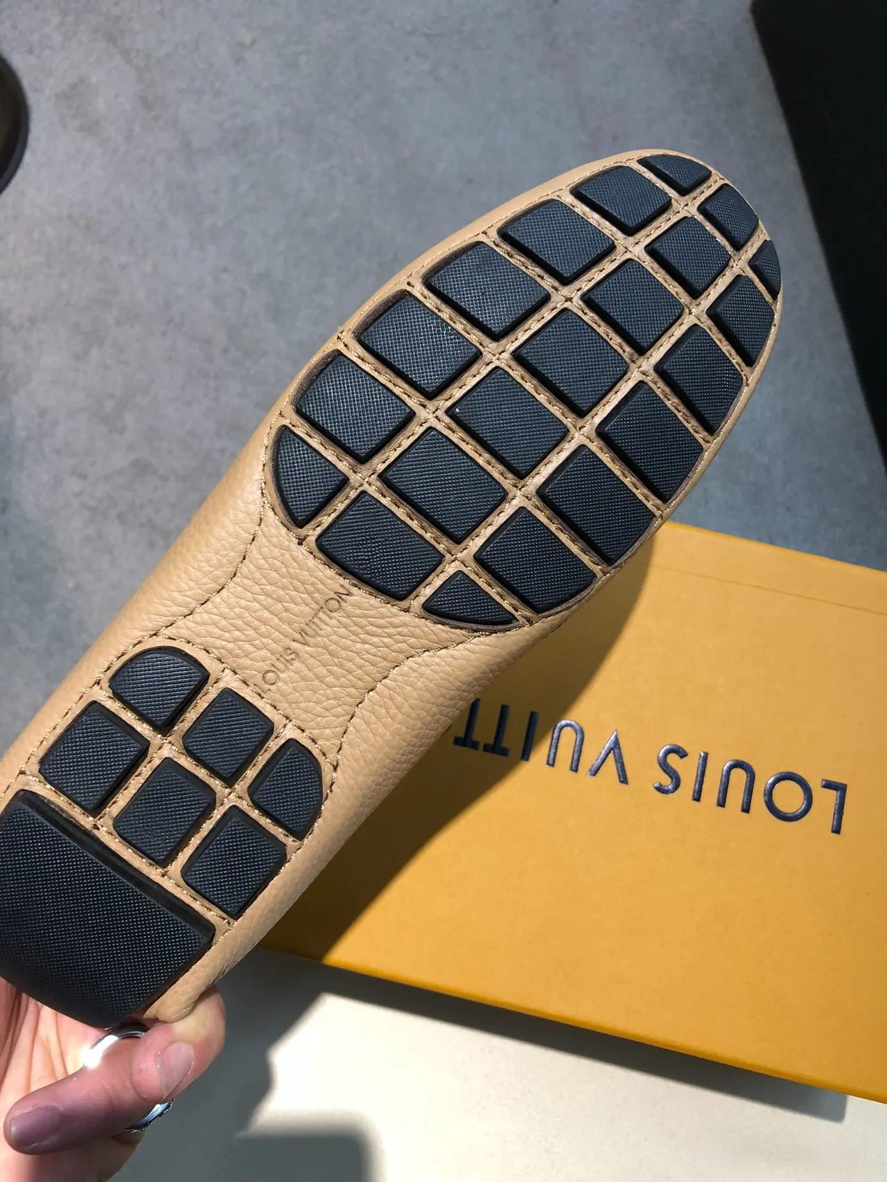 Louis Vuitton LV Loafer Bege Couro Granulado Loafers 2