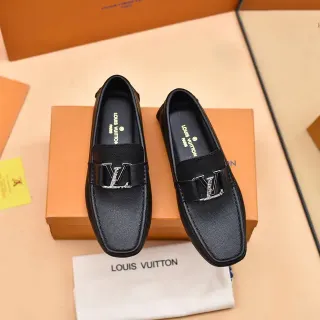 Louis Vuitton LV काला टेक्स्चर्ड लेदर लोफर