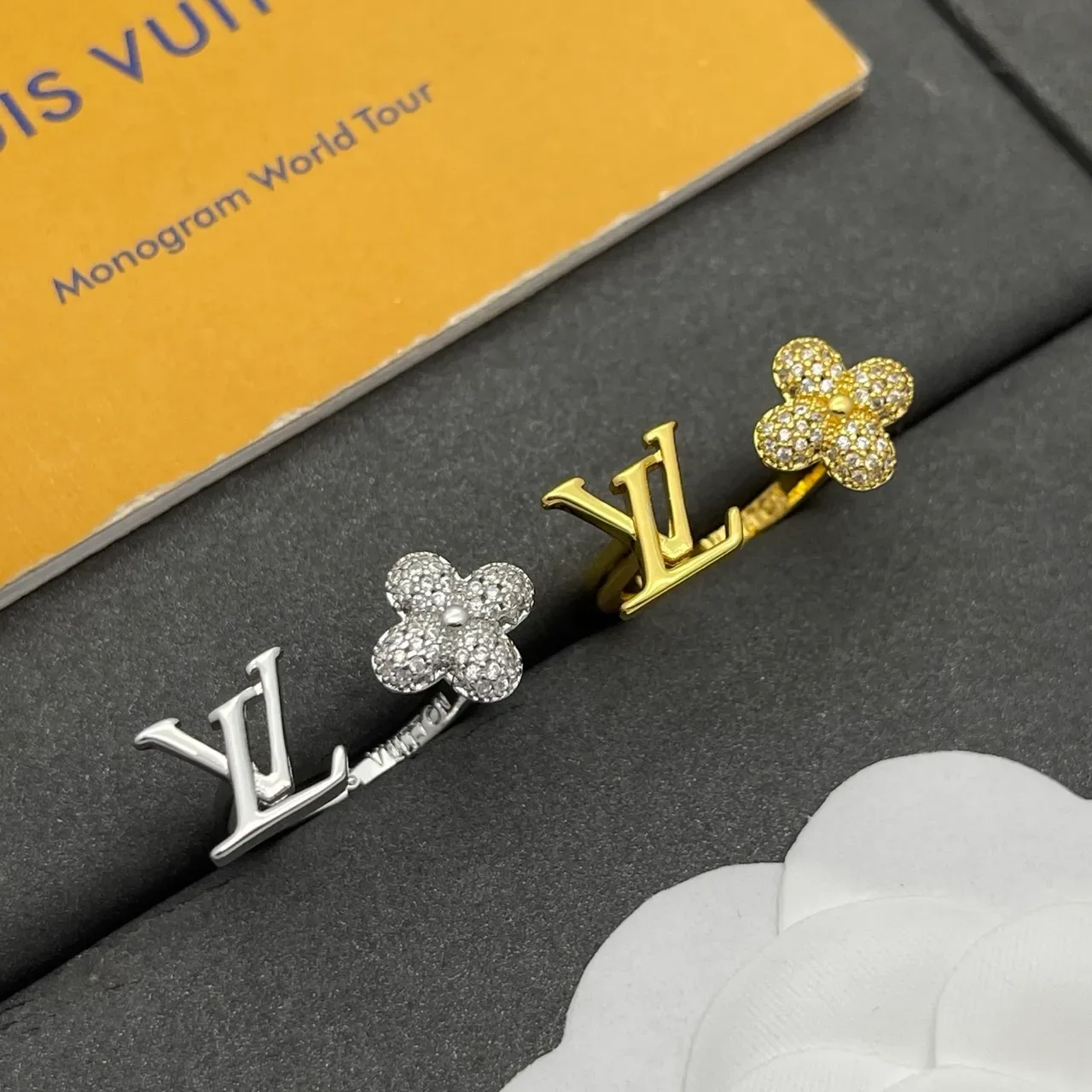 Louis Vuitton LV Monogram and Crystal Flower Gold Ring 2