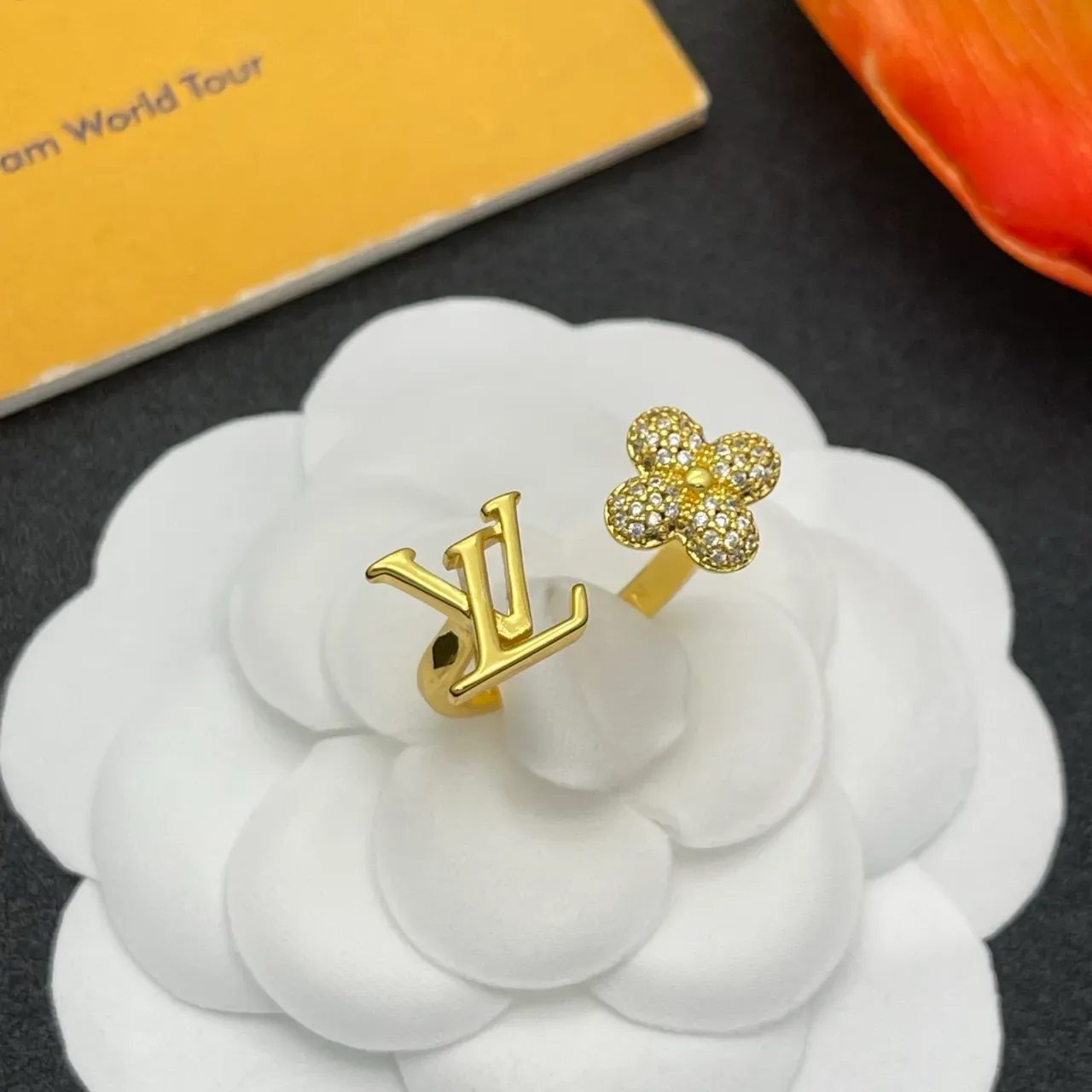 Louis Vuitton LV Monogram and Crystal Flower Gold Ring 8