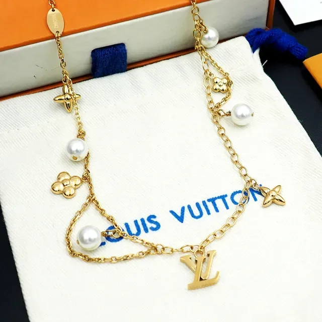 Collier Louis Vuitton LV Monogram Perles Dorées et Blanches Chaîne Multicouche Charms de Perle 5