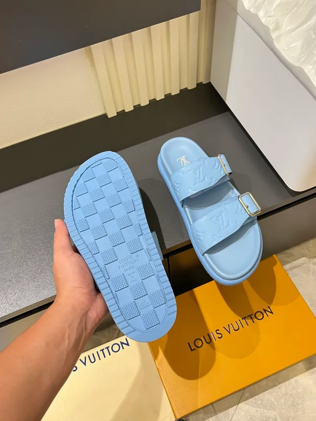 Louis Vuitton LV Slide Monogram Rubber Strap Casual Sandals 4