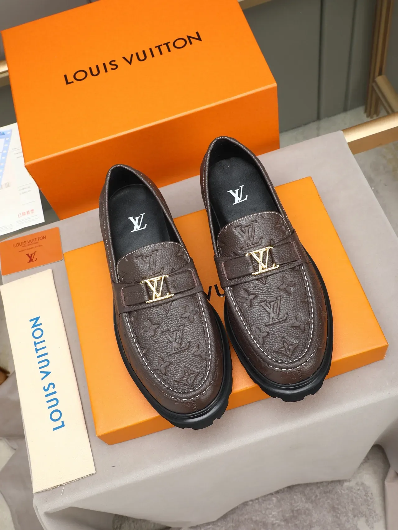 Louis Vuitton LV Trail Loafer বাদামী Monogram চামড়া বাকেল স্ট্র্যাপ প্ল্যাটফর্ম লোফার 2