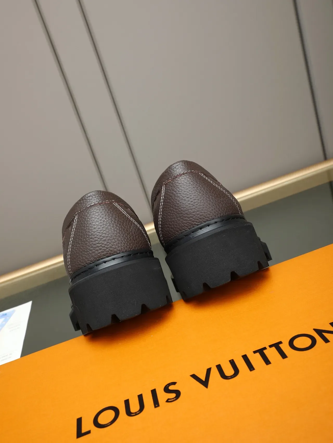 Louis Vuitton LV Trail Loafer বাদামী Monogram চামড়া বাকেল স্ট্র্যাপ প্ল্যাটফর্ম লোফার 3