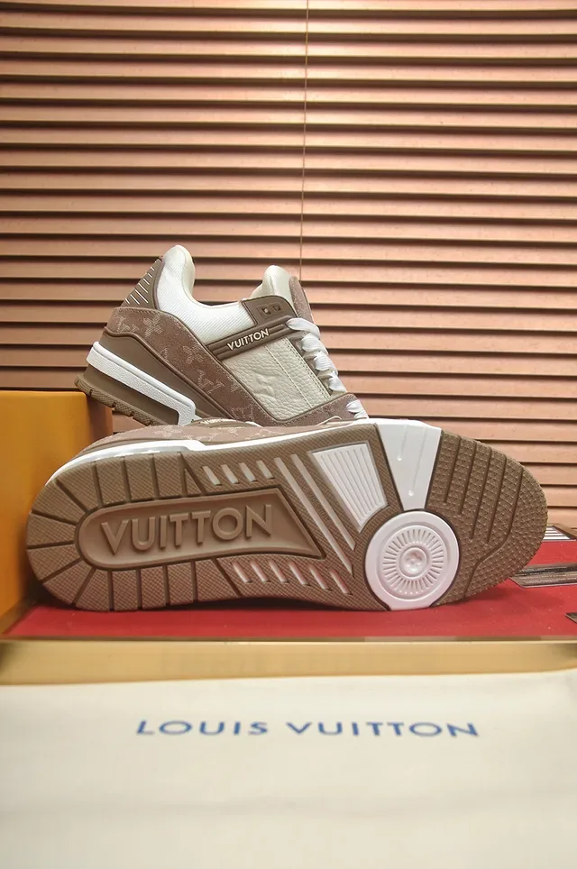 Louis Vuitton LV Trainer Beige Brown Monogram Canvas Sneakers Lifestyle à tige stratifiée 3