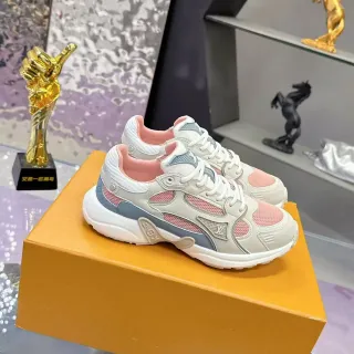 Louis Vuitton LV Trainer حذاء رياضي سميك بيج وردي سول شبكي وجلد