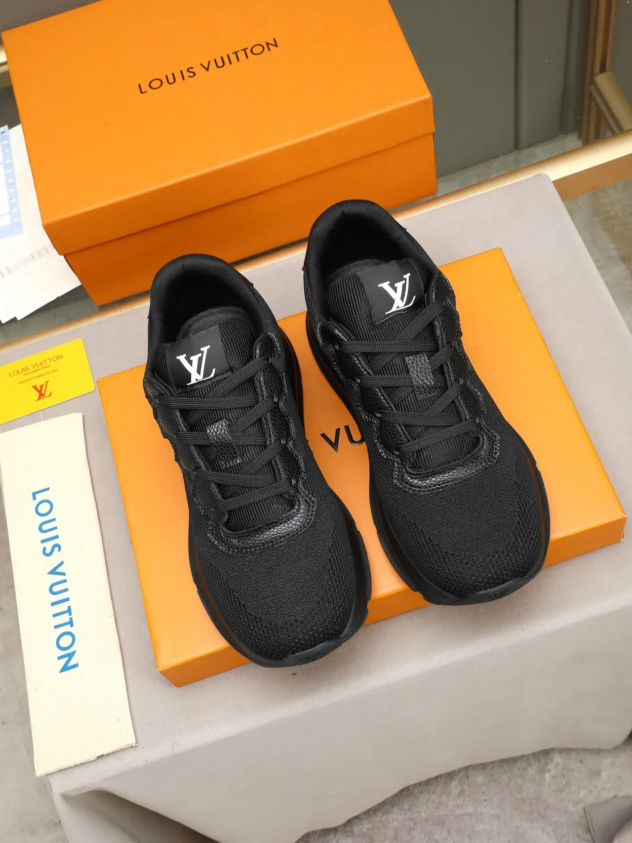 Louis Vuitton LV Trainer Chaussures Lifestyle Noires Haut en Tricot Suela de Caoutchouc Sculptée 2