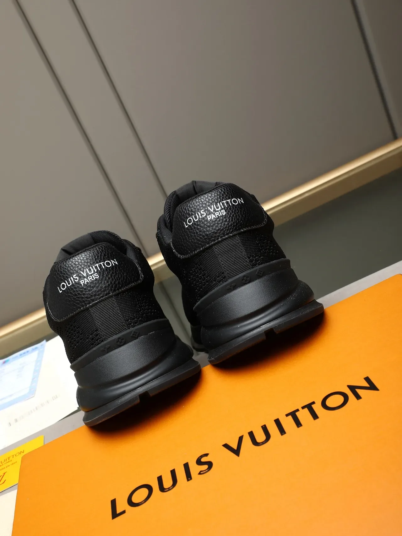 Louis Vuitton LV Trainer Chaussures Lifestyle Noires Haut en Tricot Suela de Caoutchouc Sculptée 3