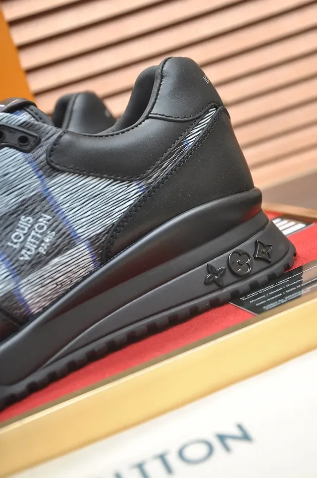 路易威登 LV Trainer 黑银 皮革和技术网面 雕塑橡胶底 生活方式运动鞋 2