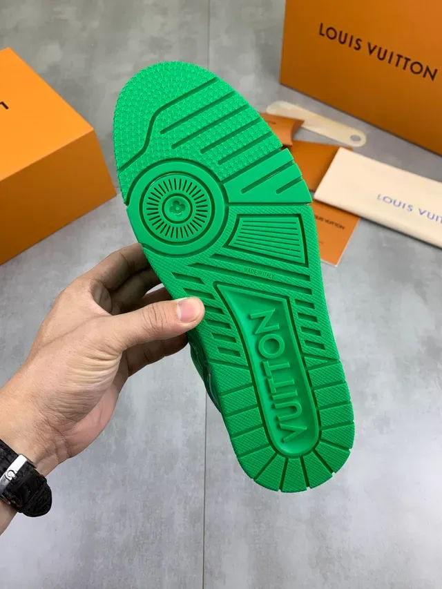 Louis Vuitton LV Trainer Sneakers Lifestyle Vertes Transparents Monogrammées Overlay Semelle Chunky Sculptée 3
