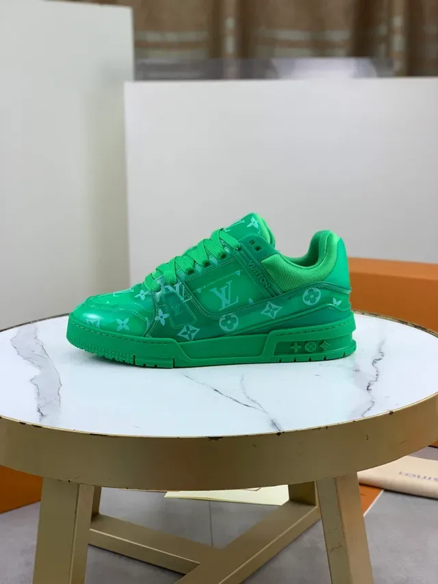 Louis Vuitton LV Trainer Sneakers Lifestyle Vertes Transparents Monogrammées Overlay Semelle Chunky Sculptée 5