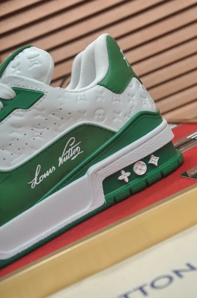 লুই ভিতন LV Trainer সবুজ সাদা স্তরযুক্ত Monogram চামড়া চাঙ্কি মিডসোল লাইফস্টাইল স্নিকার 2