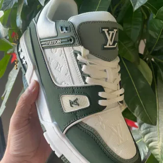 Louis Vuitton LV Trainer Verde Oliva y Blanco zapatillas lifestyle