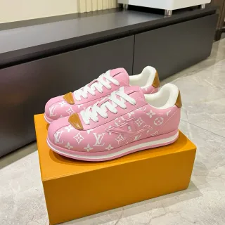 Louis Vuitton LV Trainer rosa blanco impresión monograma parte superior logo emboss zapatillas lifestyle