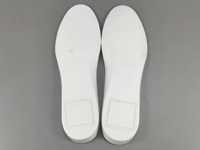 لويس فويتون LV Trainer أرجواني وأبيض مونوغرام حذاء رياضي lifestyle 3