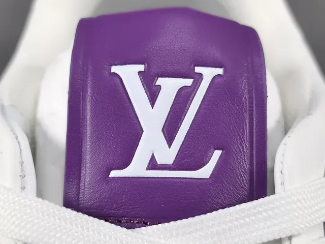 لويس فويتون LV Trainer أرجواني وأبيض مونوغرام حذاء رياضي lifestyle 5