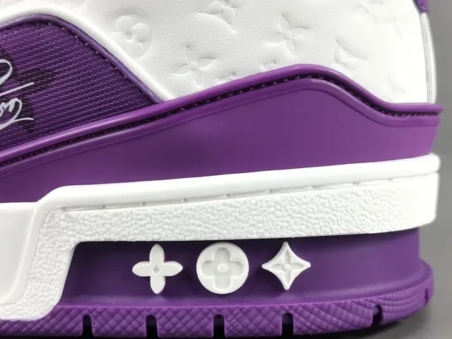 لويس فويتون LV Trainer أرجواني وأبيض مونوغرام حذاء رياضي lifestyle 7
