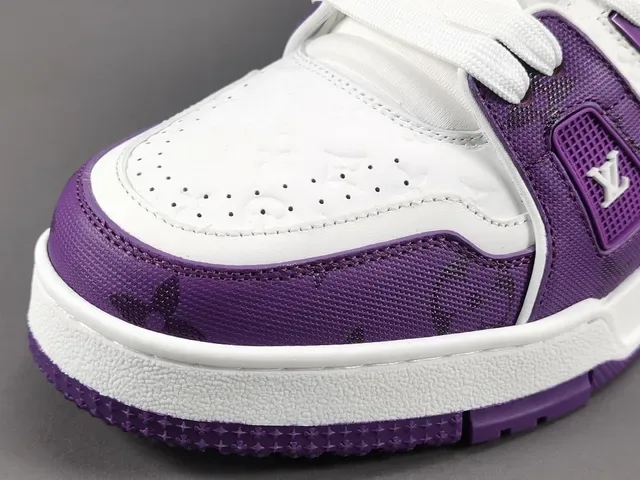 لويس فويتون LV Trainer أرجواني وأبيض مونوغرام حذاء رياضي lifestyle 9