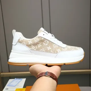 Louis Vuitton LV Trainer সাদা বেইজ Monogram ক্যানভাস লেদার ওভারলে লাইফস্টাইল স্নিকার্স