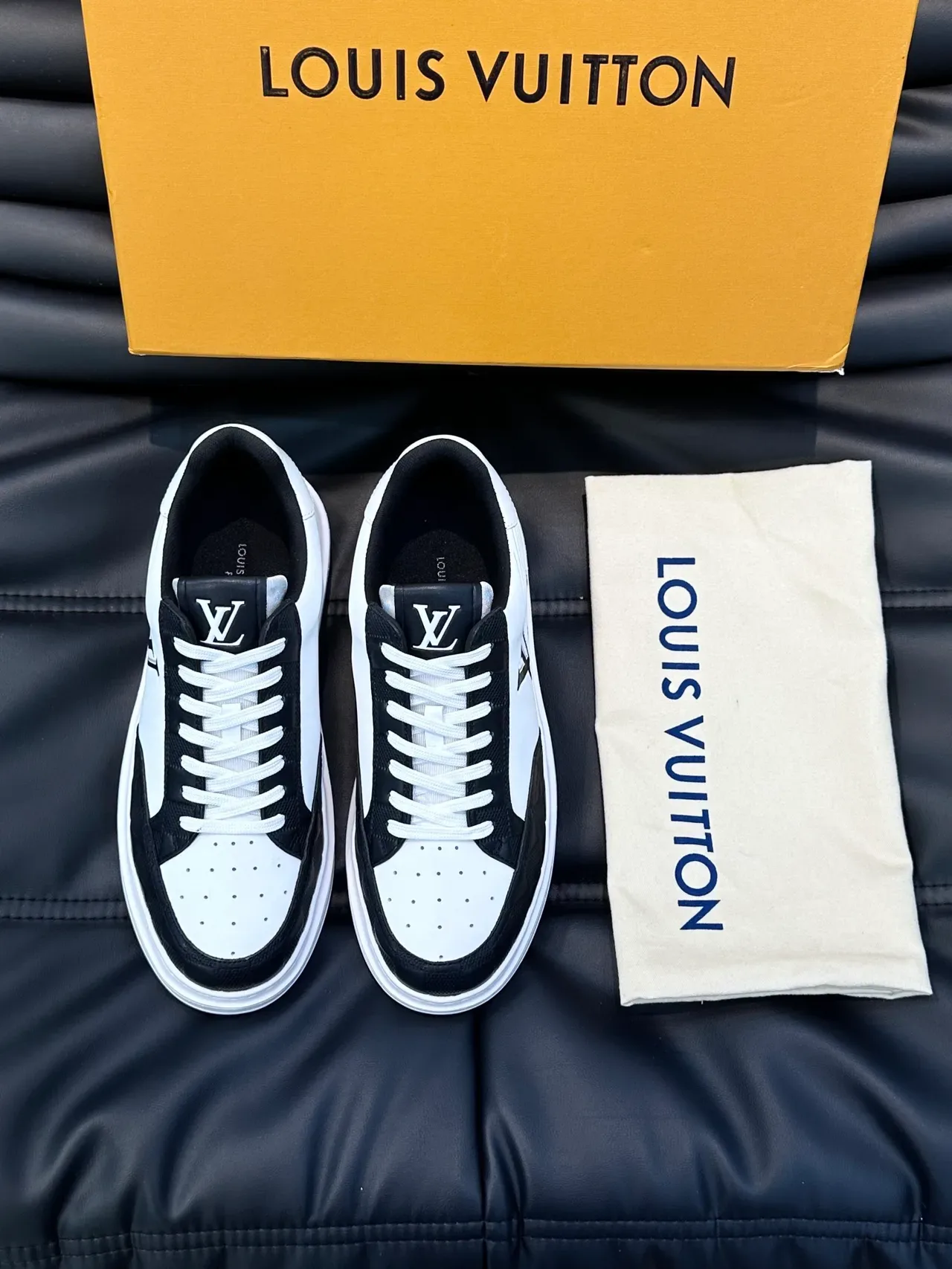 Louis Vuitton LV Trainer Branco Preto Sola Chunky Couro e Tela Técnica Mista Lifestyle Sneakers 4
