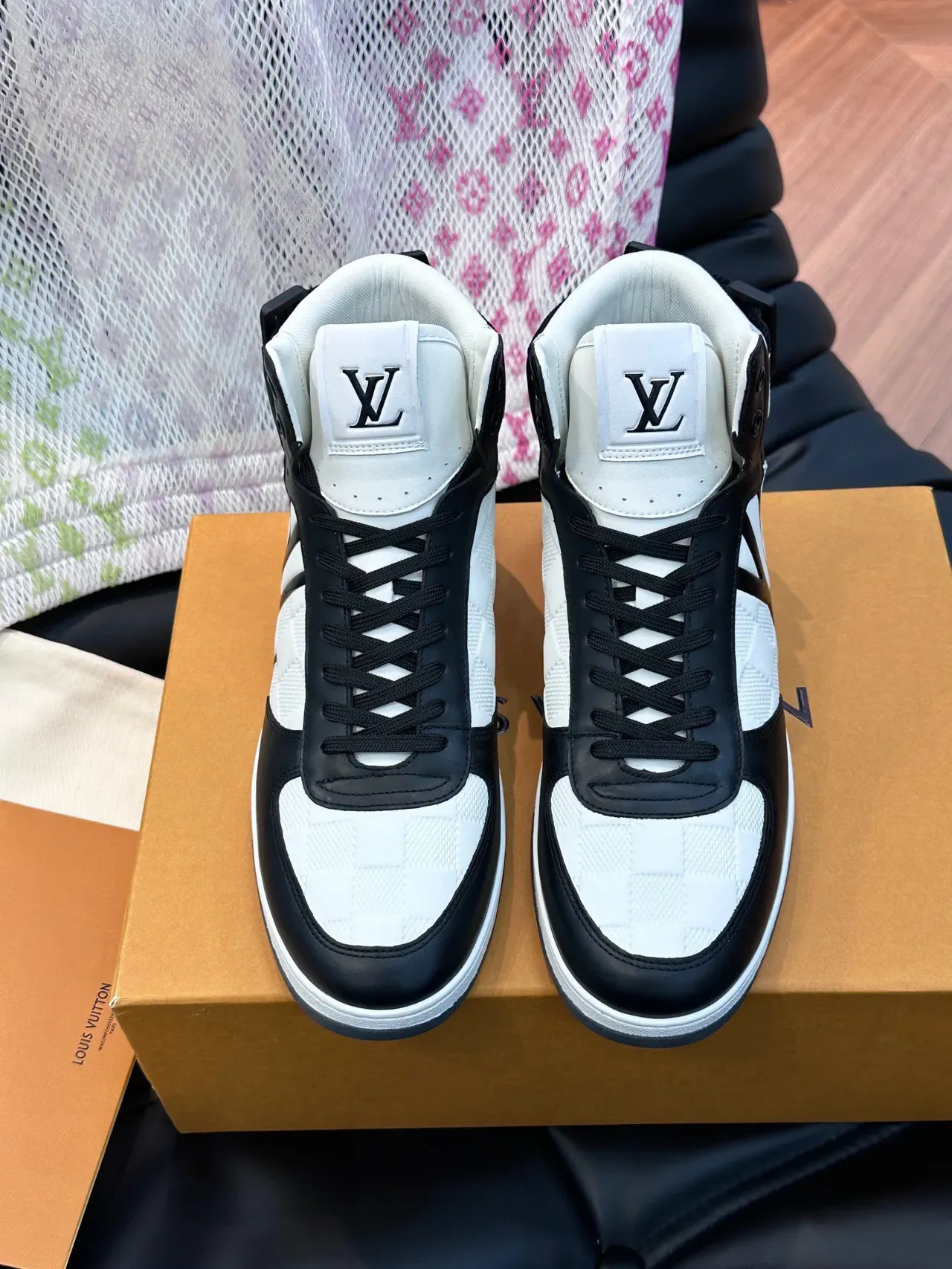 Louis Vuitton LV Trainer Chaussures Lifestyle Blanc Noir High-Top Matelassées Textile 7
