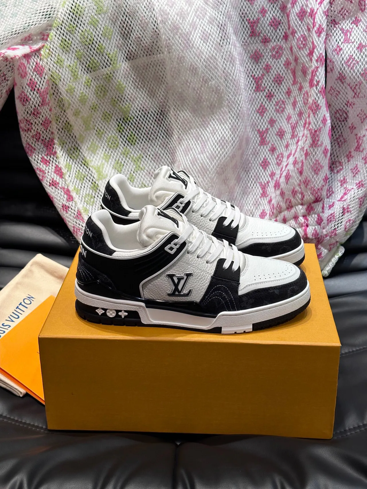 Louis Vuitton LV Trainer White Black Low-Top Leather Upper Lifestyle Sneakers 3