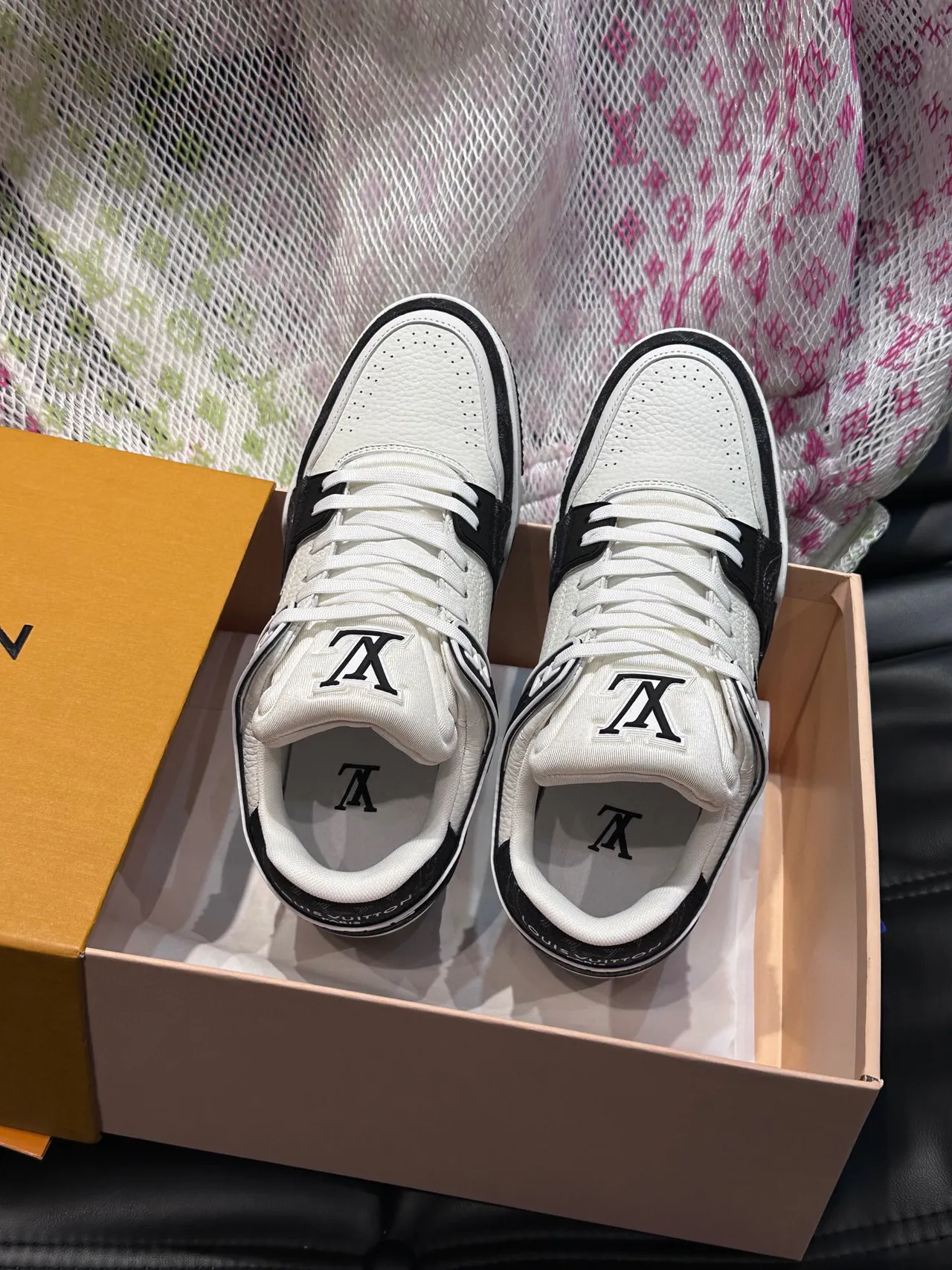 Louis Vuitton LV Trainer White Black Low-Top Leather Upper Lifestyle Sneakers 4