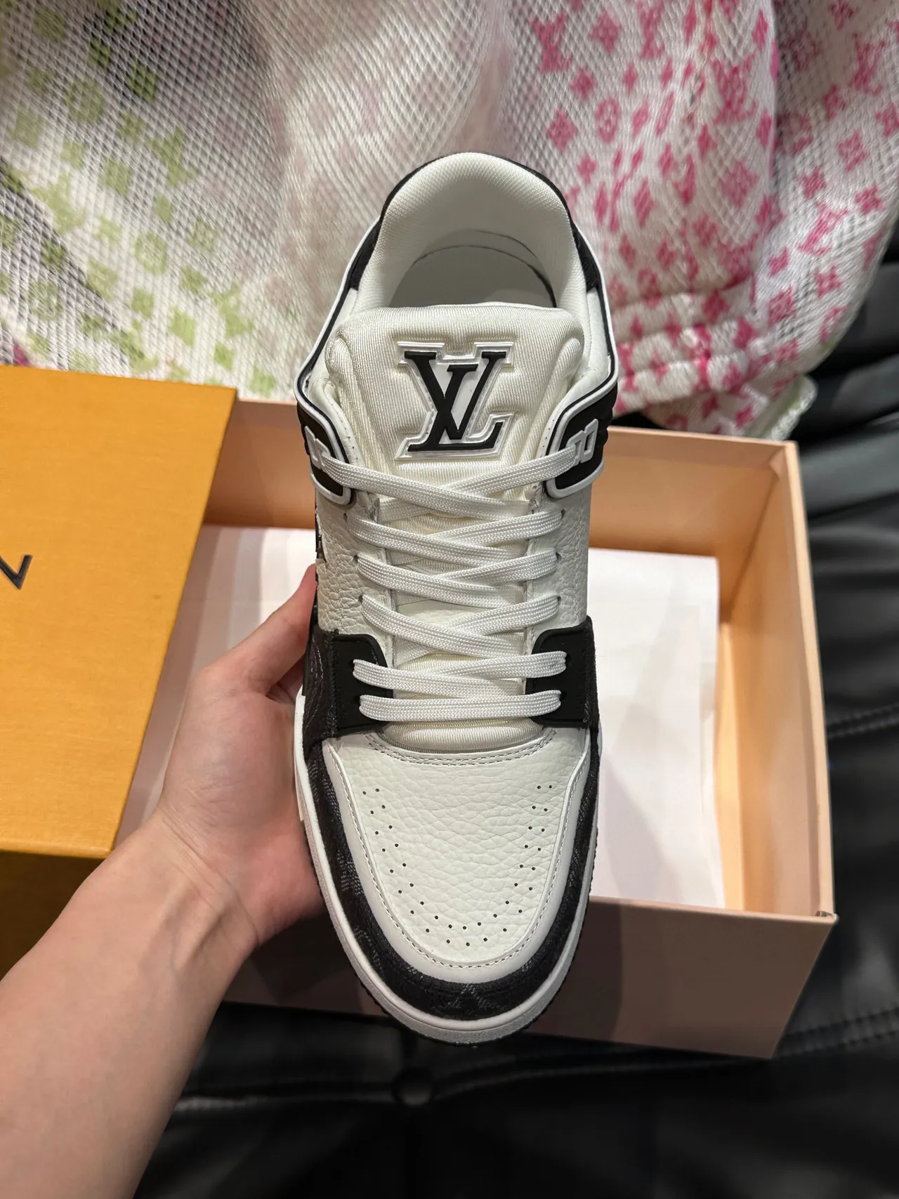 Louis Vuitton LV Trainer White Black Low-Top Leather Upper Lifestyle Sneakers 6