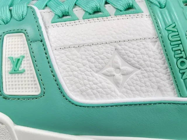 Louis Vuitton LV Trainer Blanc et Vert Cuir et Textile Layered Large Strap Marque Lifestyle Sneakers 8