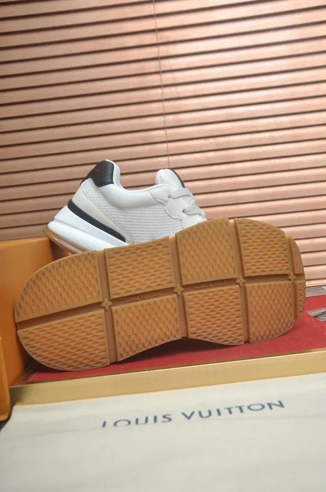 Louis Vuitton LV Trainer Sneakers Lifestyle Blancs et Rouges Low-Top Maille et Cuir 3