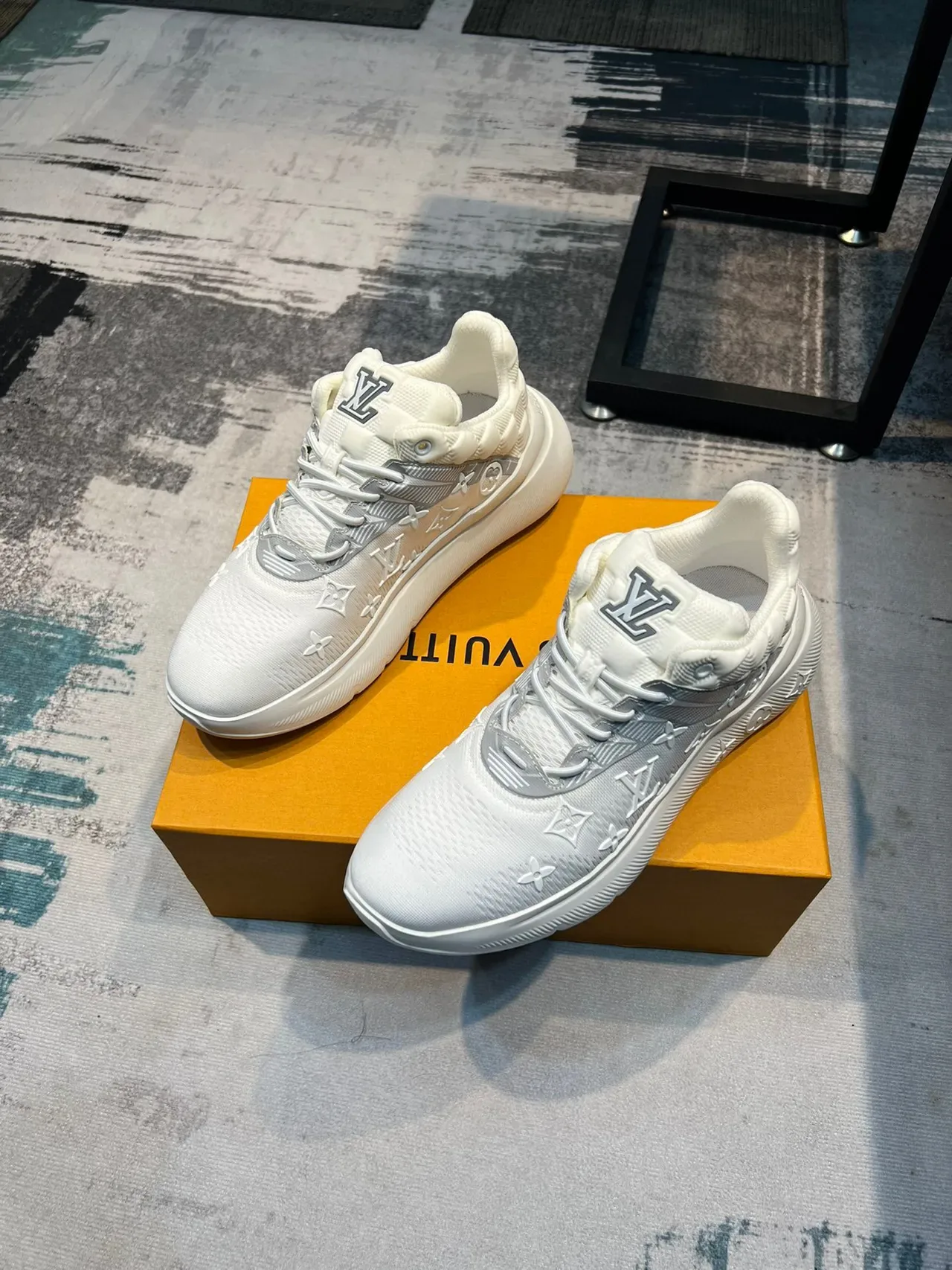 Louis Vuitton LV Trainer Blanc Argent Upper Tricot Monogrammé Contrefort Matelassé Chaussures Lifestyle 5