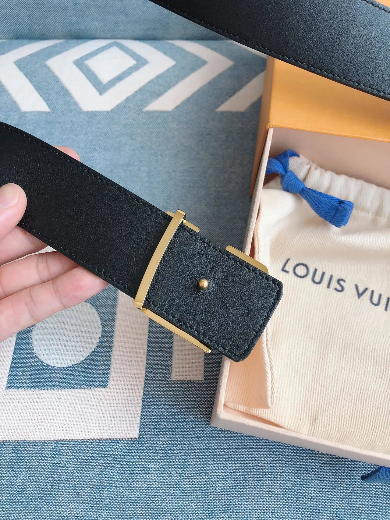 Louis Vuitton Monogram Buckle Leather Belt 6